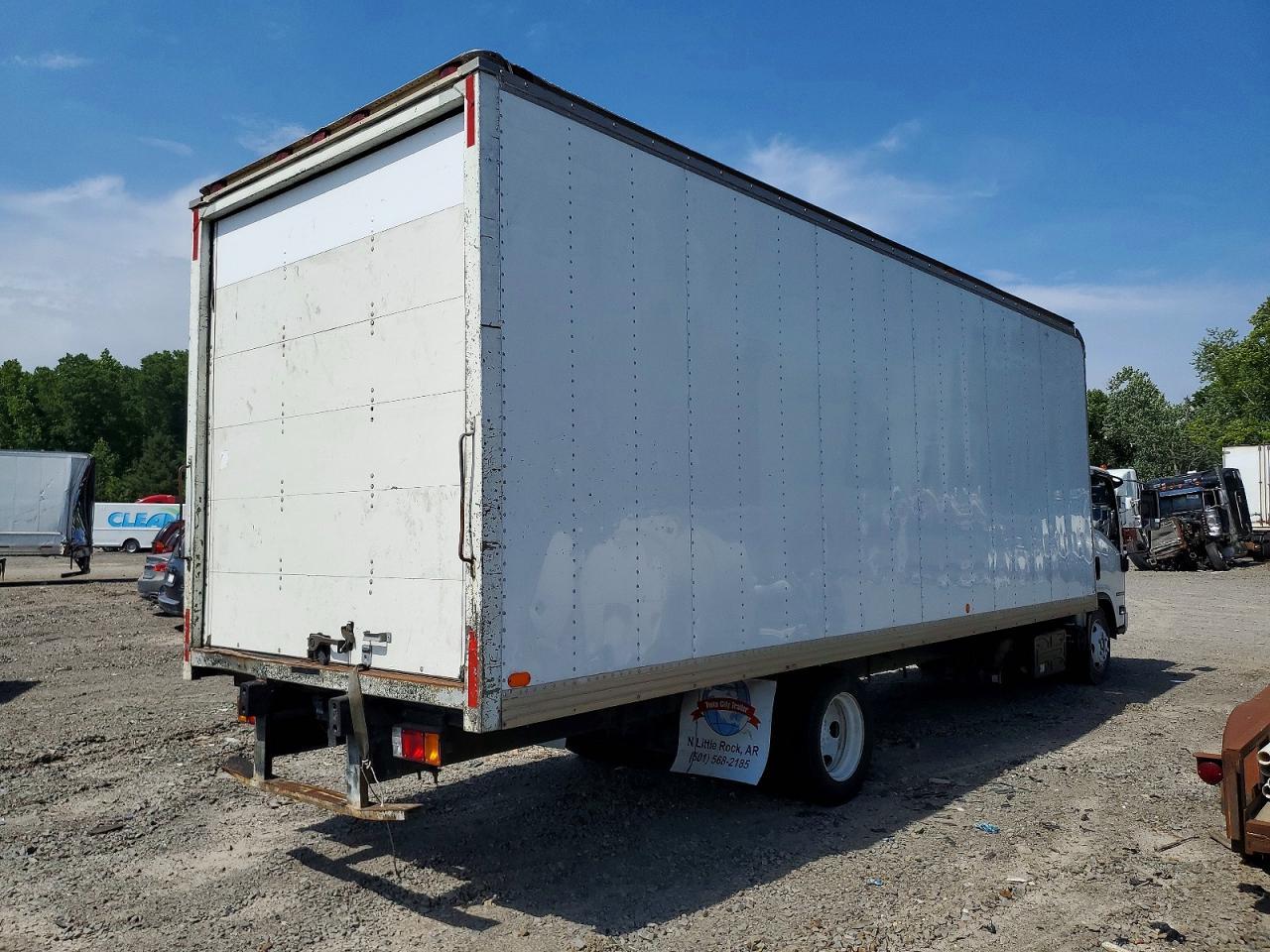 2016 Isuzu NRR BOX Truck