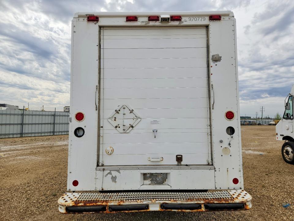 2006 Freightliner Chassis M Line WALK-IN Van