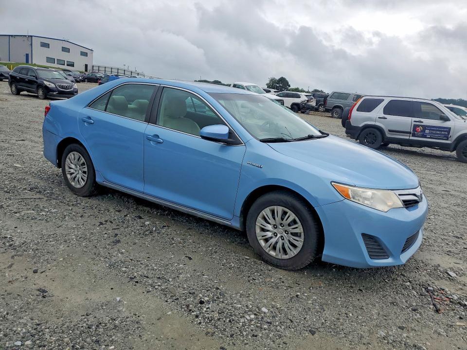 2013 Toyota Camry Hybrid le