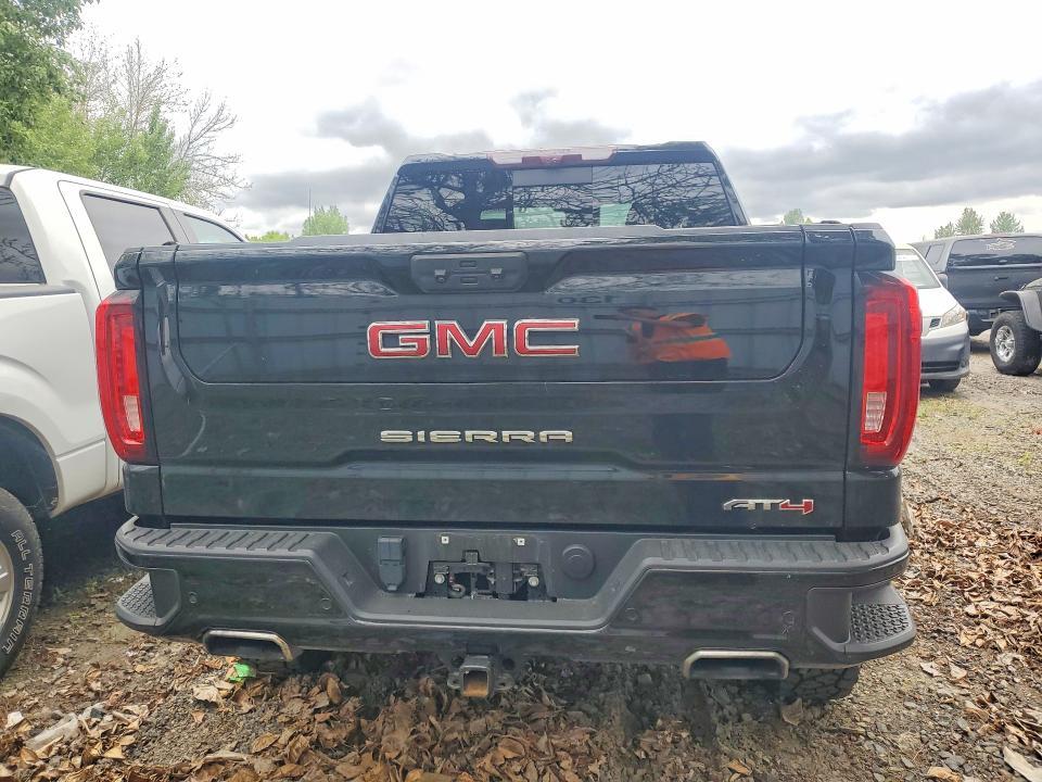 2022 GMC Sierra K1500 AT4