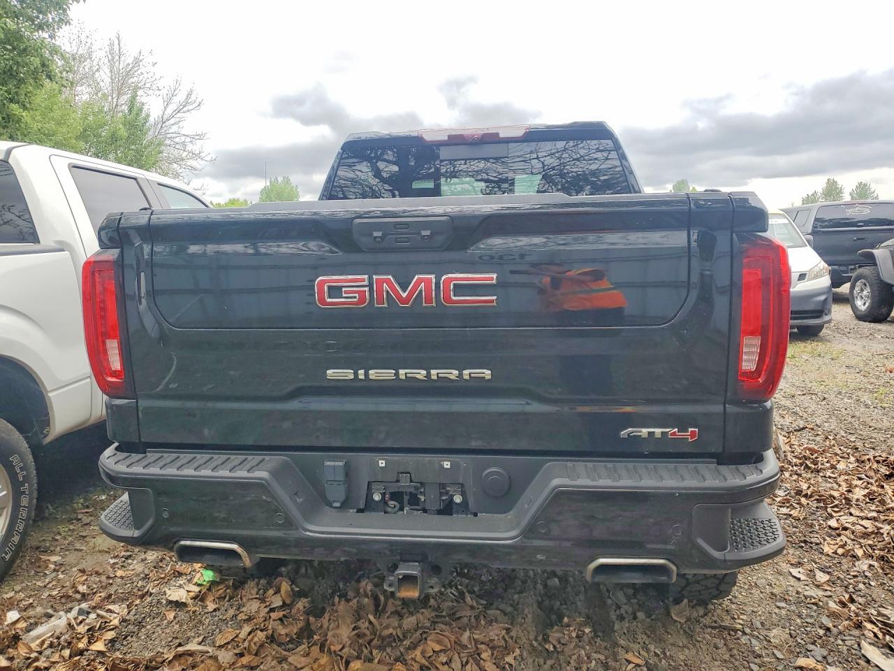2022 GMC Sierra K1500 AT4