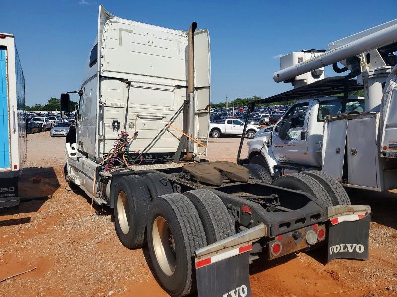 2016 Volvo VNL Semi Truck