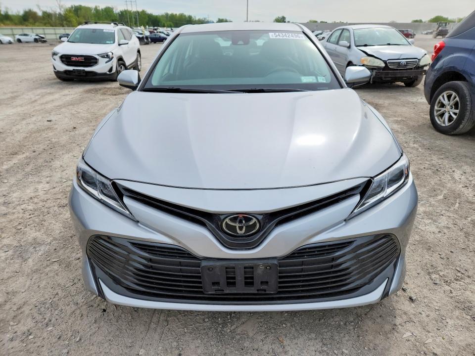 2019 Toyota Camry le