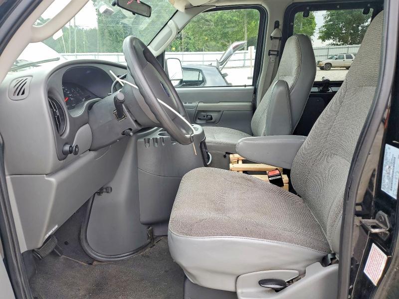 2004 Ford Econoline E350 Super Duty Wagon