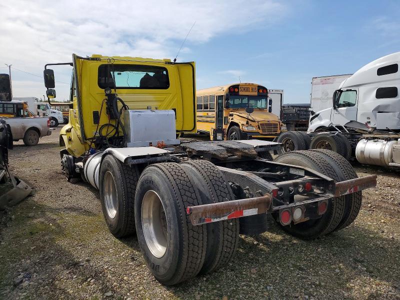 2016 International 8600 Semi Truck