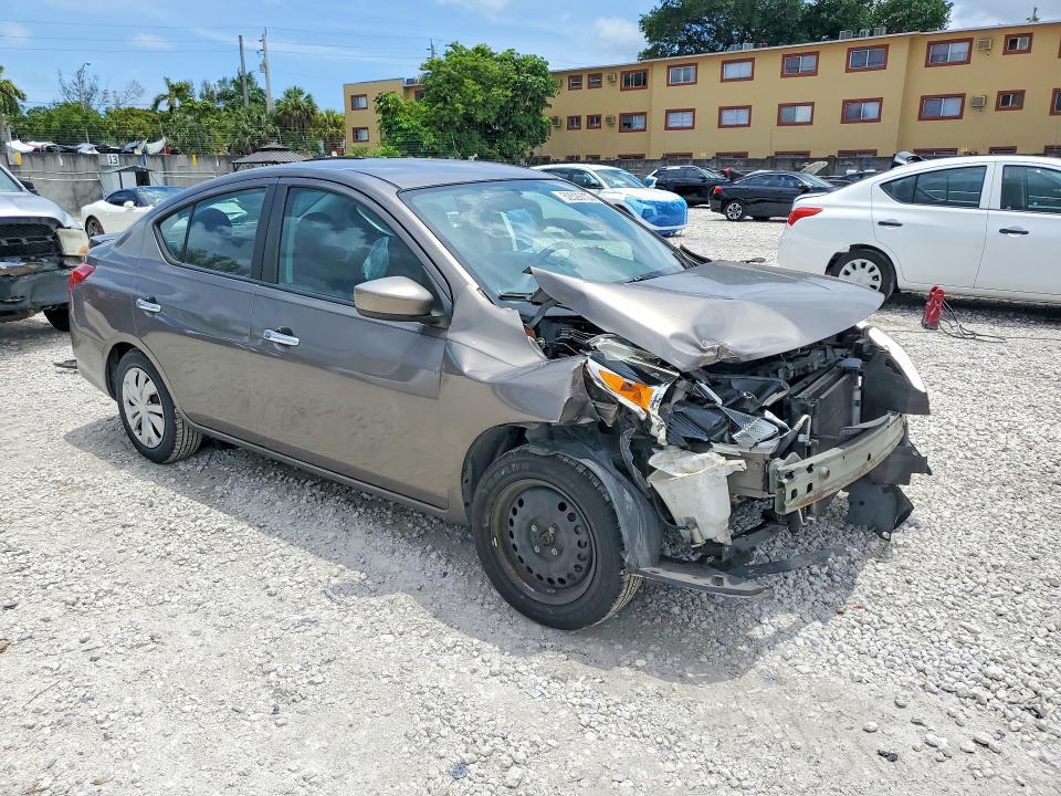 2016 Nissan Versa 1.6 sv