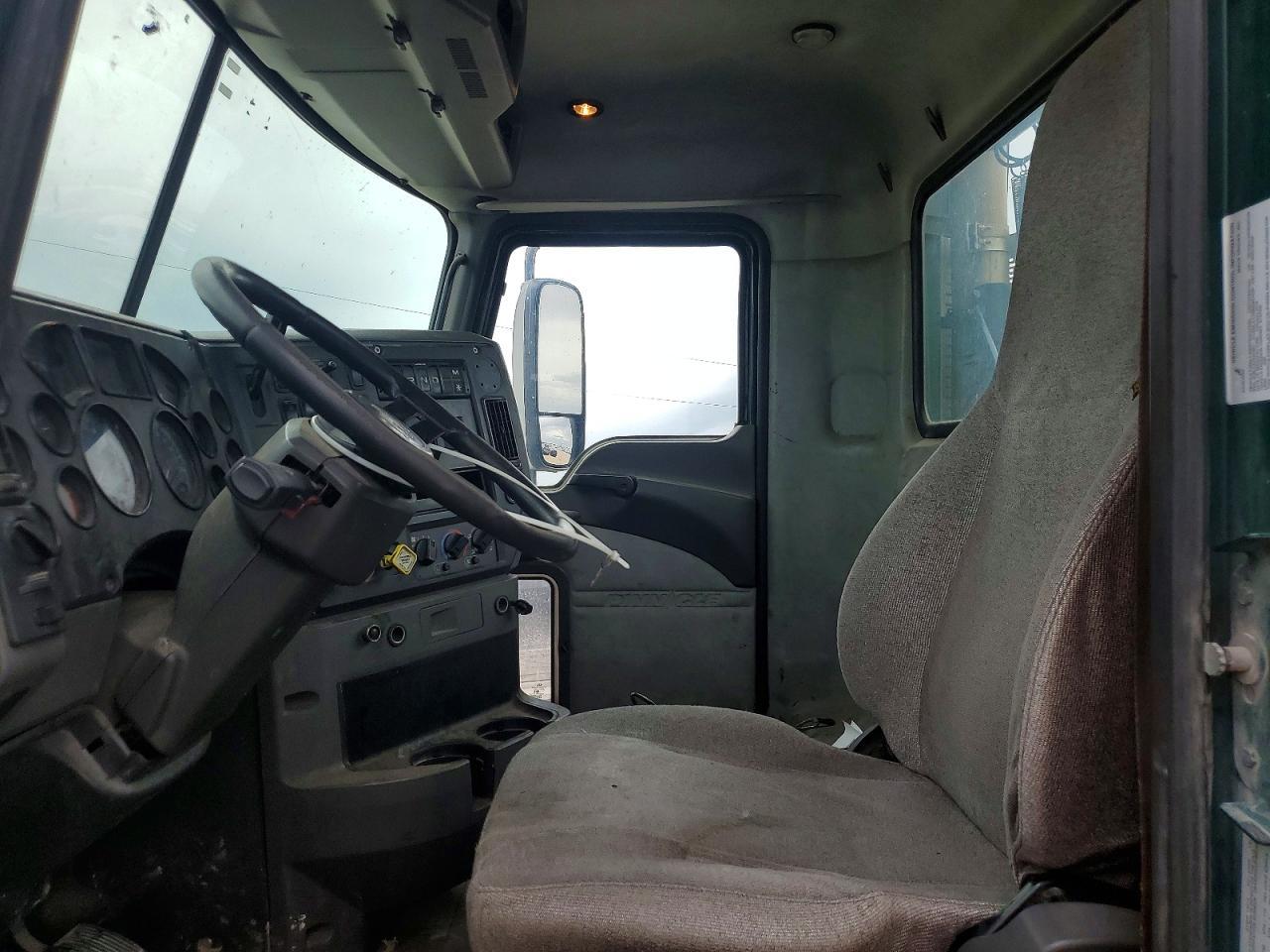 2017 Mack CXU612 Semi Truck