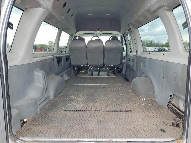 2010 Ford Econoline E350 Super Duty Wagon