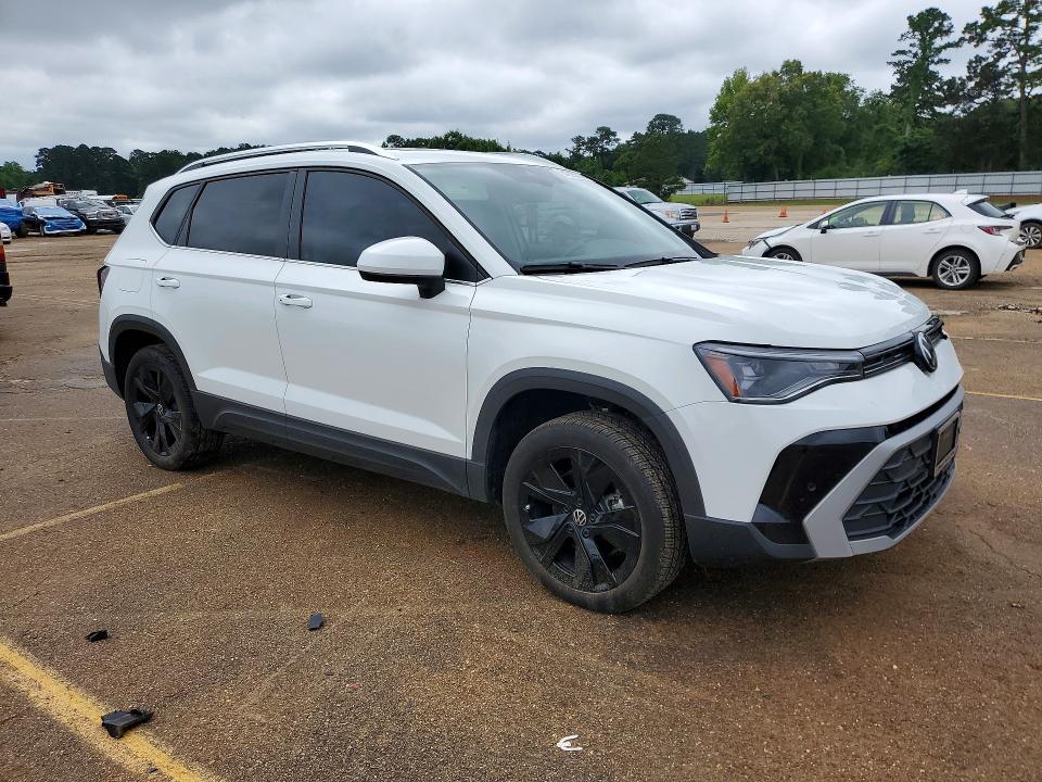 2025 Volkswagen Taos se