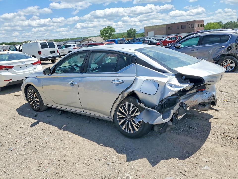 2024 Nissan Altima sv