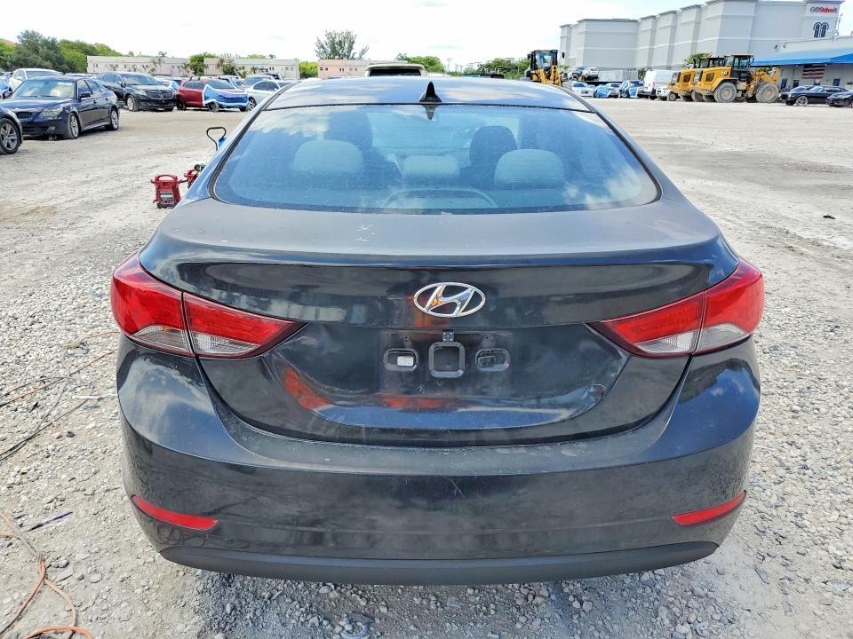 2015 Hyundai Elantra se
