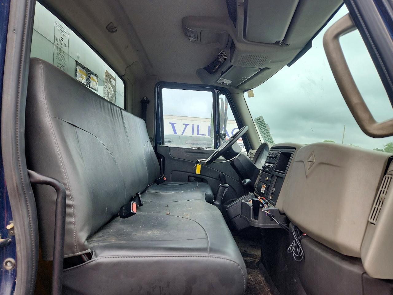 2014 International 4300 BOX Truck