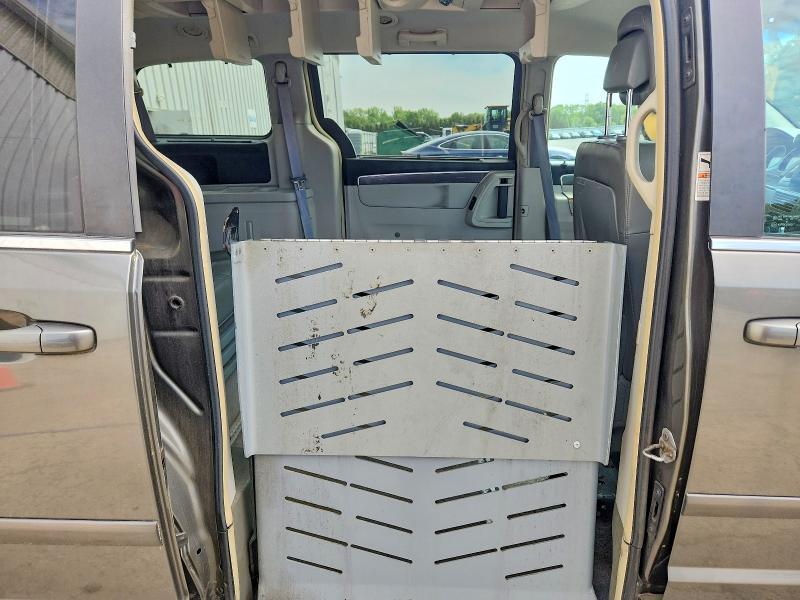 2010 Volkswagen Routan se