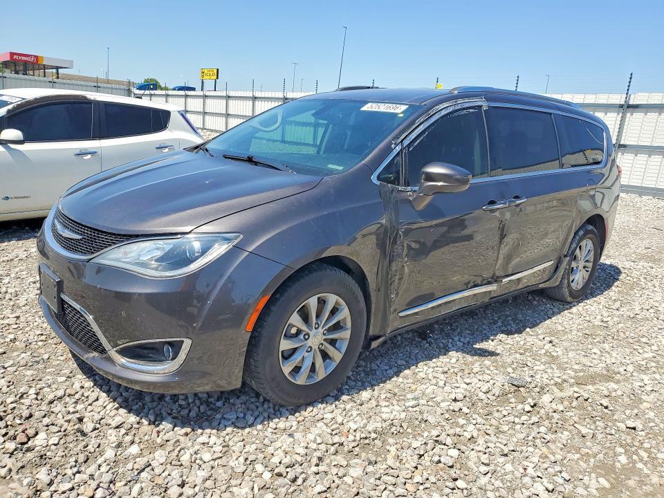 2019 Chrysler Pacifica Touring l