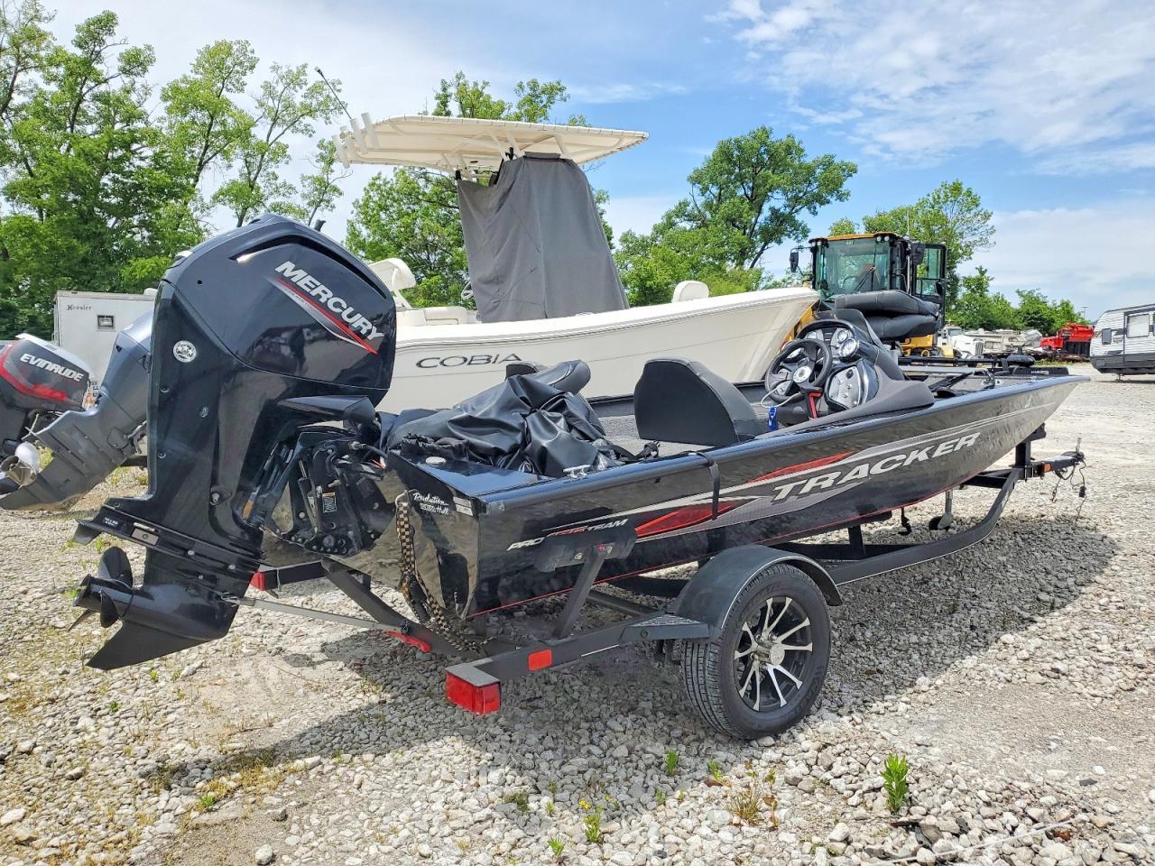 2020 Tracker 17.7 Feet Boat