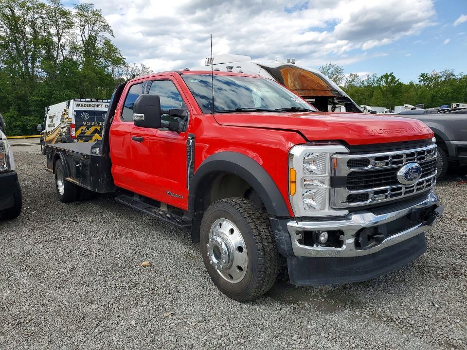 2023 Ford F550 Super Duty Flatbed Truck