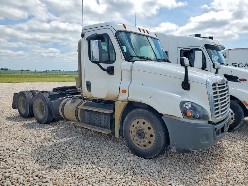2016 Freigliner 2016 Freightliner Cascadia 125 Semi Truck