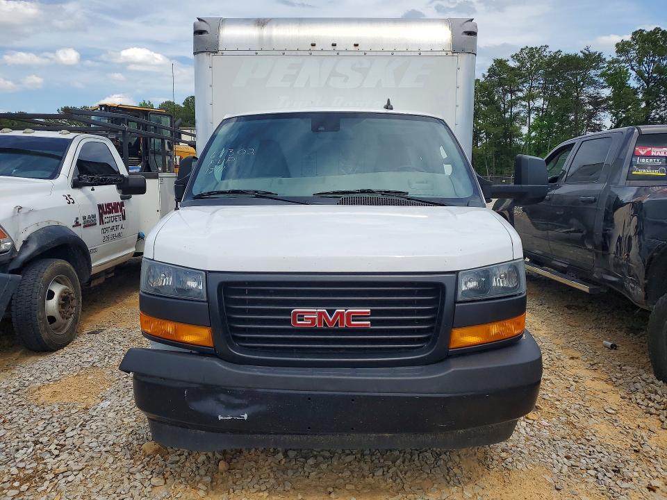 2021 GMC Savana BOX Truck