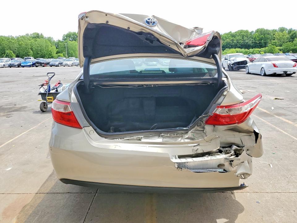2016 Toyota Camry Hybrid le