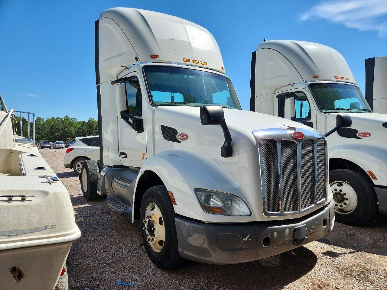 2017 Peterbilt 579 Semi Truck