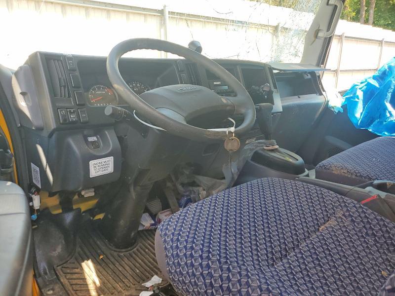 2026 Isuzu NPR HD BOX Truck