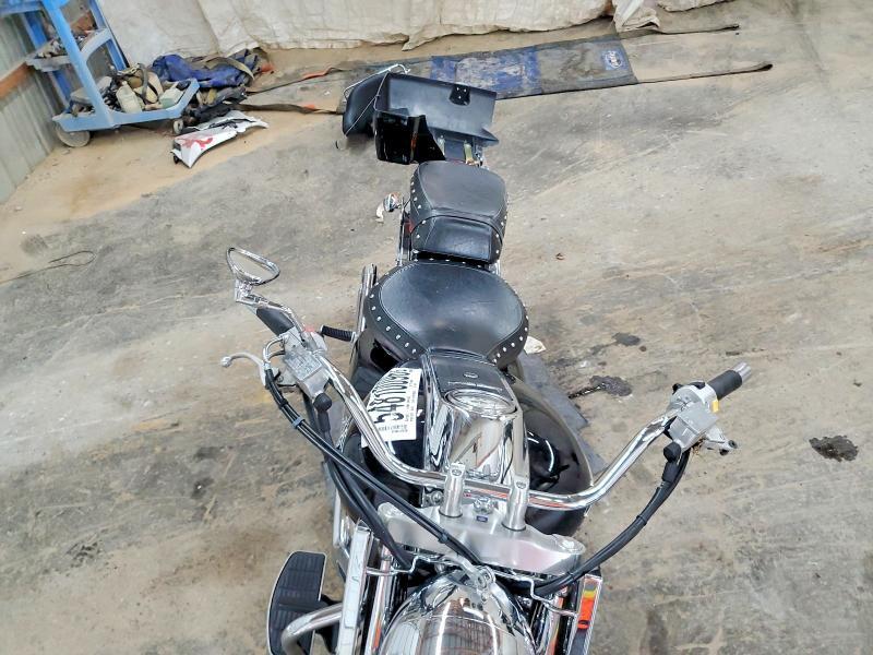 2005 Suzuki C90