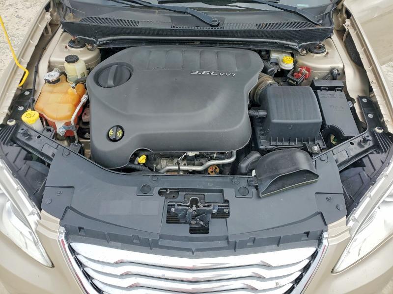 2013 Chrysler 200 Touring