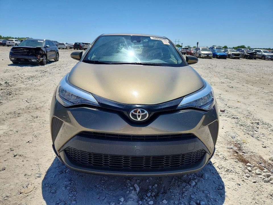 2021 Toyota C-hr xle