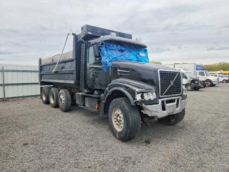 2004 Volvo VHD Dump Truck