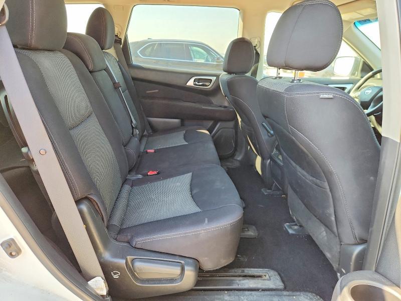 2017 Nissan Pathfinder s