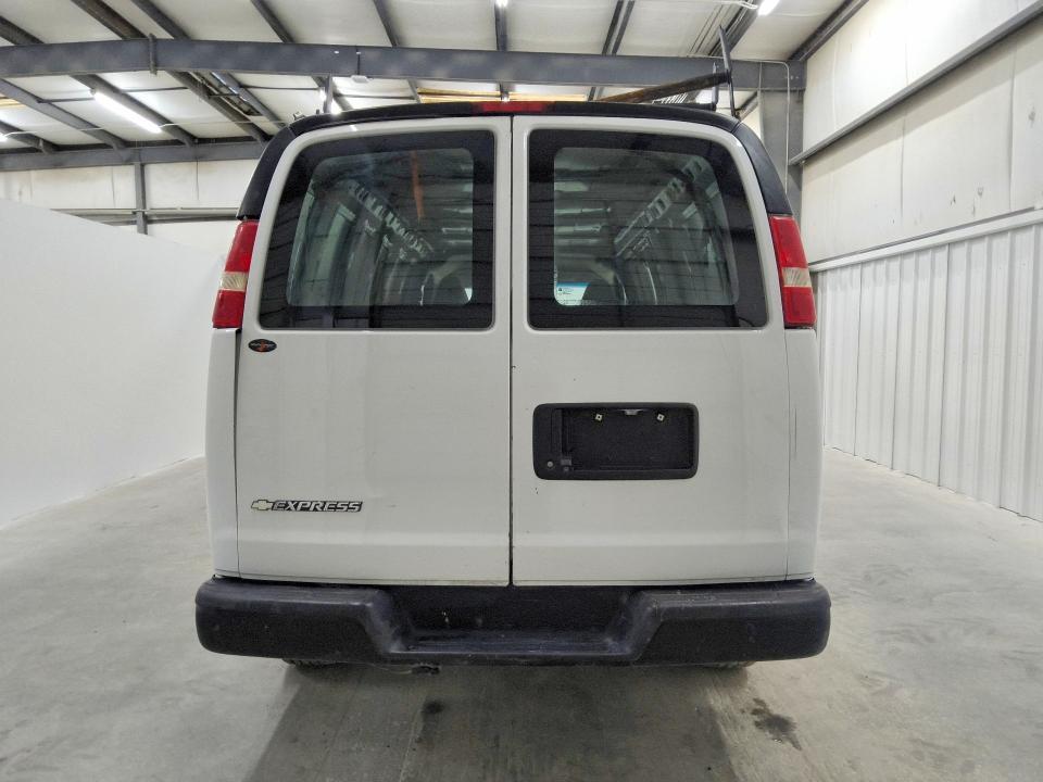 2020 Chevrolet Express G2500