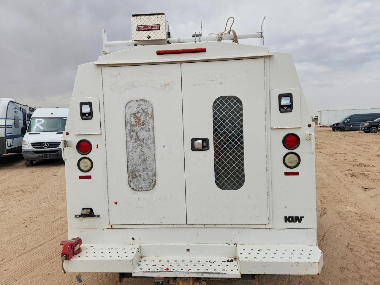 2016 Ford Econoline E350 Super Duty Cutaway Van
