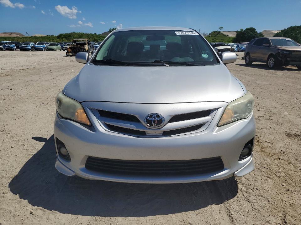 2013 Toyota Corolla s