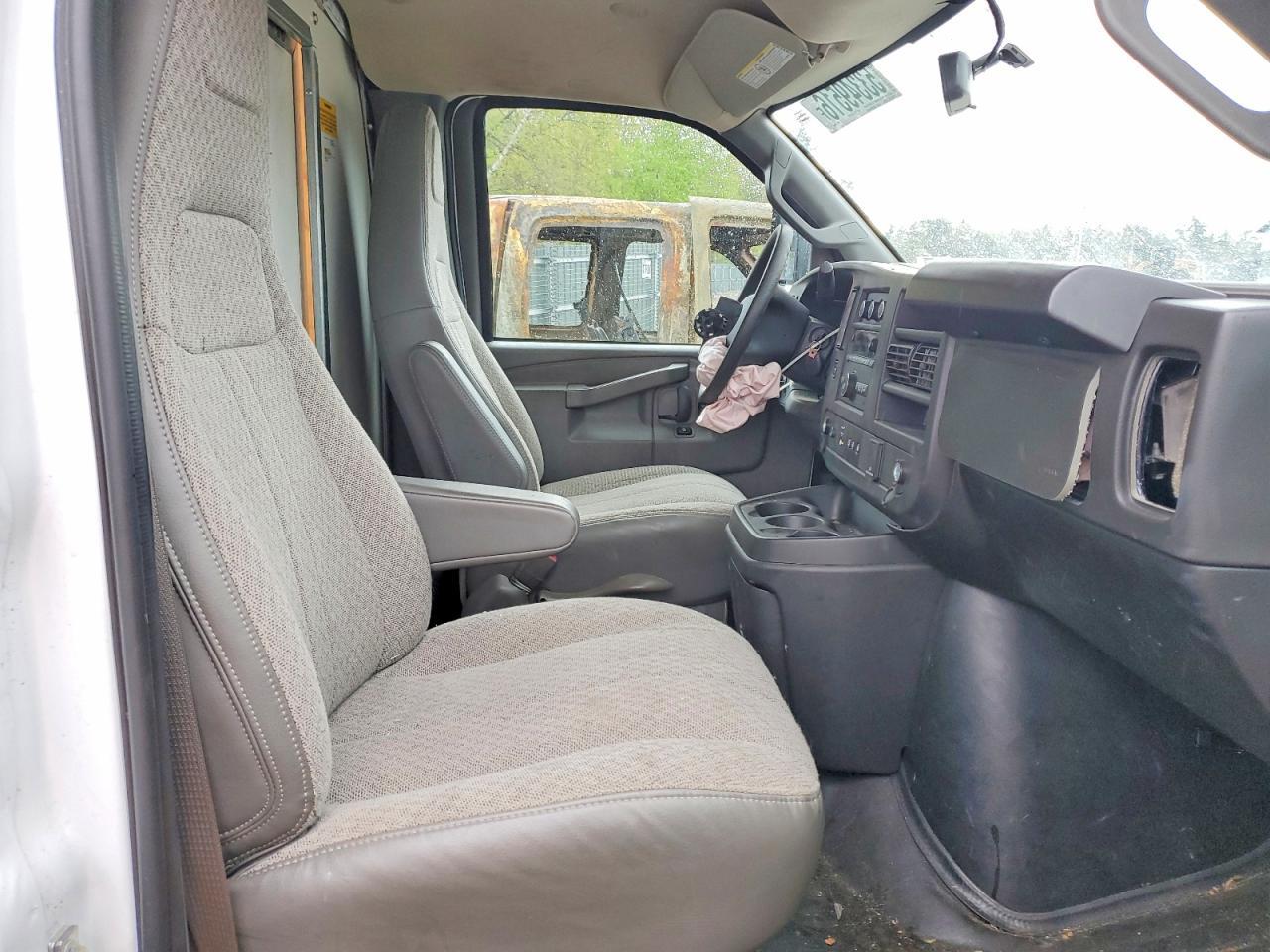 2024 Chevrolet Express G3500