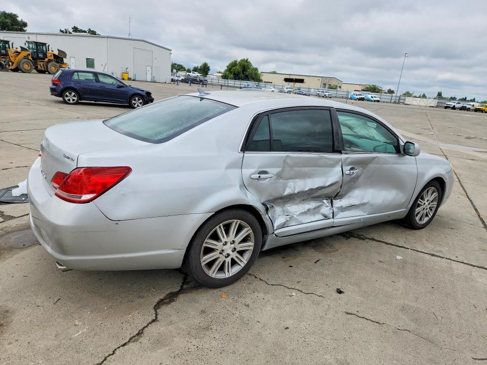 2005 Toyota Avalon Limited