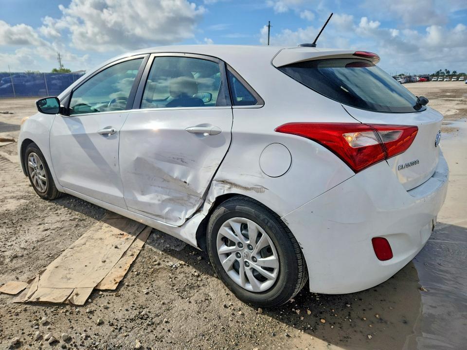 2017 Hyundai Elantra gt Base
