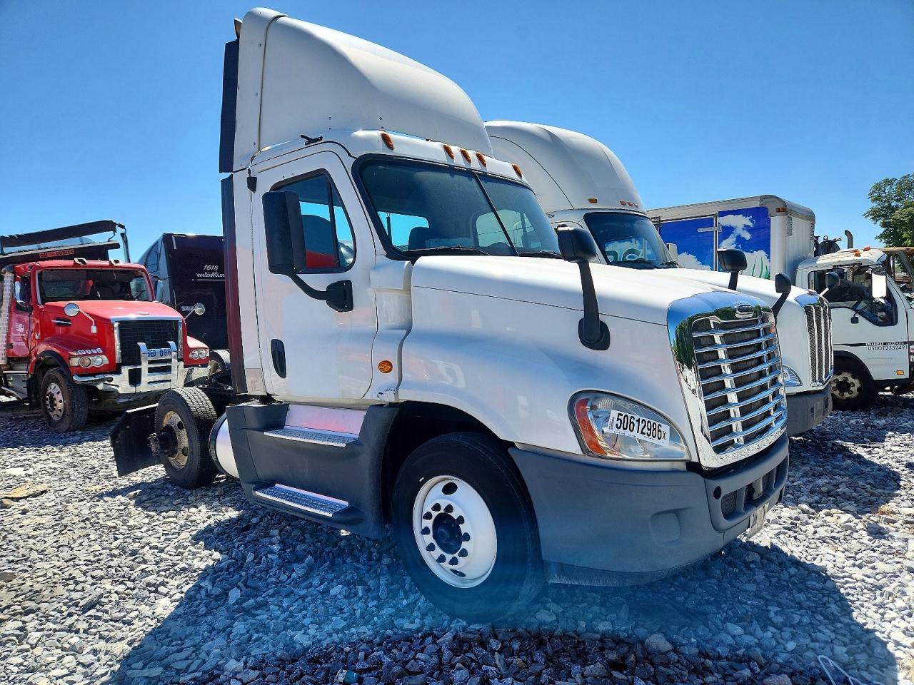 2016 Freightliner Cascadia 125 Semi Truck