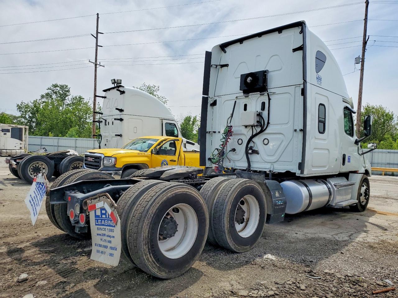 2019 Freightliner Cascadia 126 Semi Truck