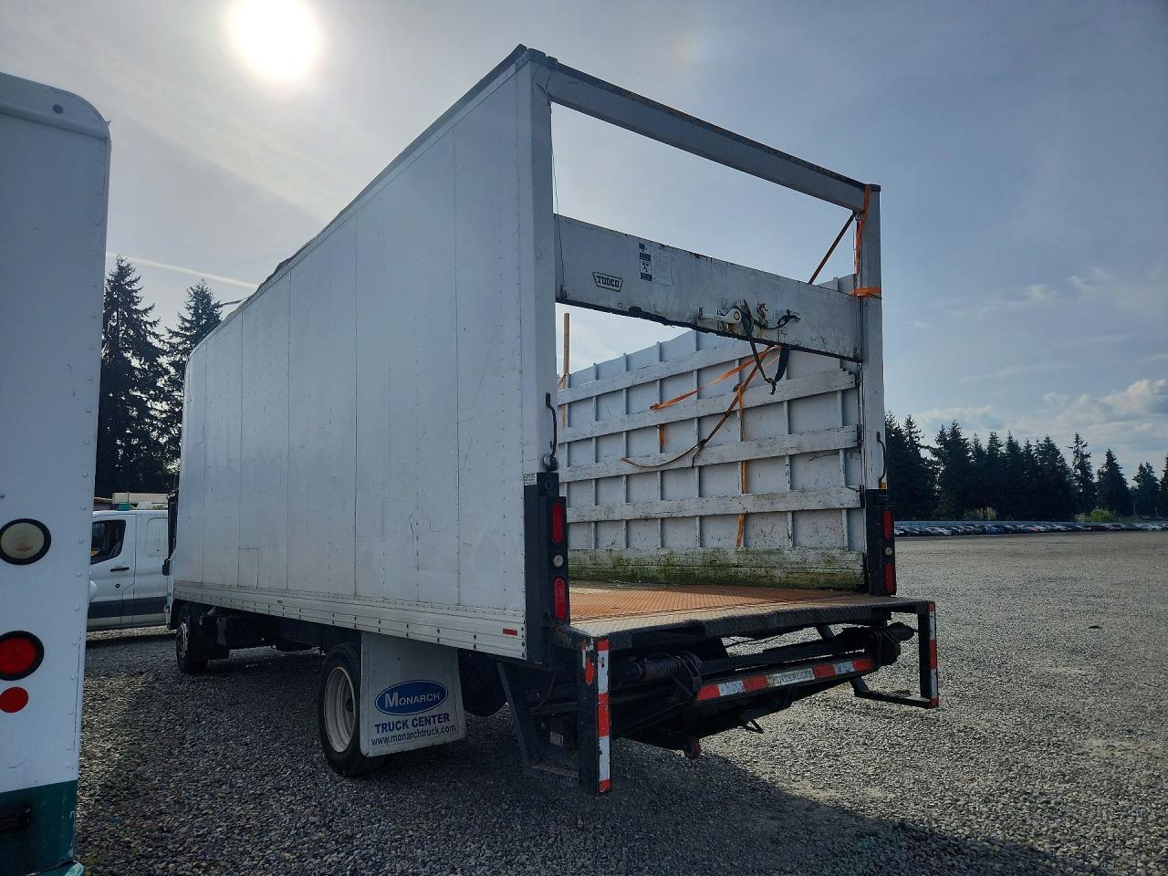 2008 Isuzu NRR BOX Truck