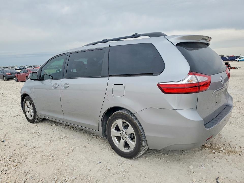 2016 Toyota Sienna le