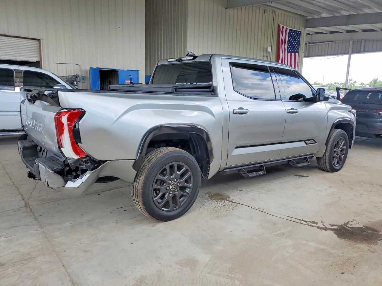 2022 Toyota Tundra Platinum HV