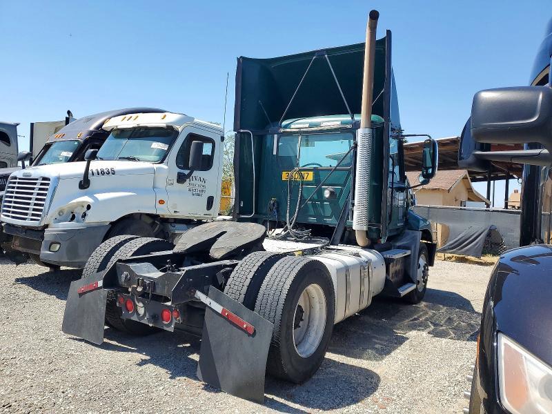 2016 Mack CXU612 Semi Truck