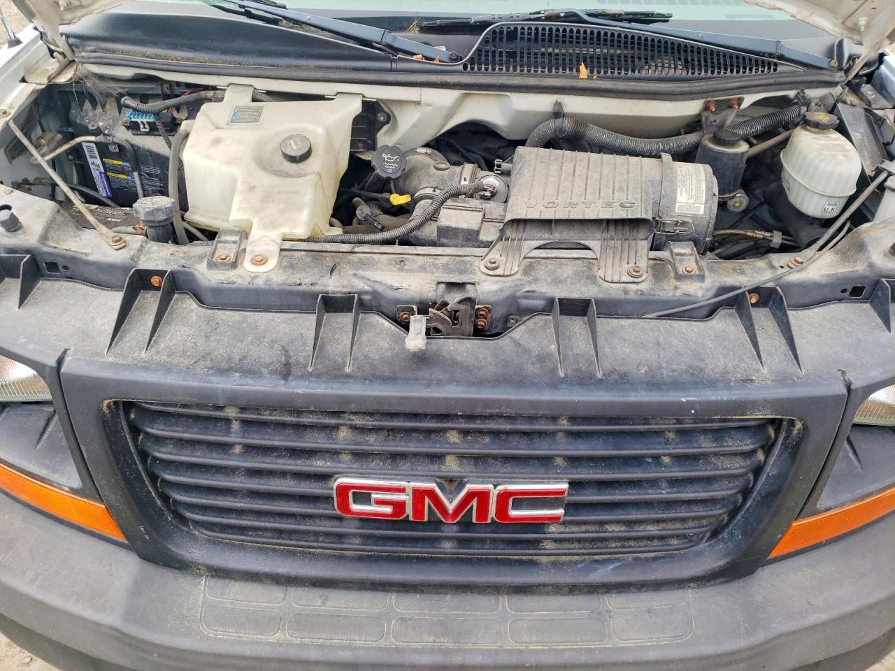 2004 GMC 2005 GMC Savana 2500 Delivery Van