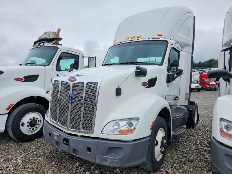 2021 Peterbilt 579-Semi Truck