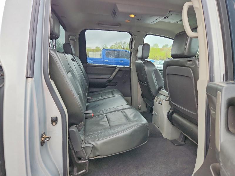 2004 Nissan Titan XE