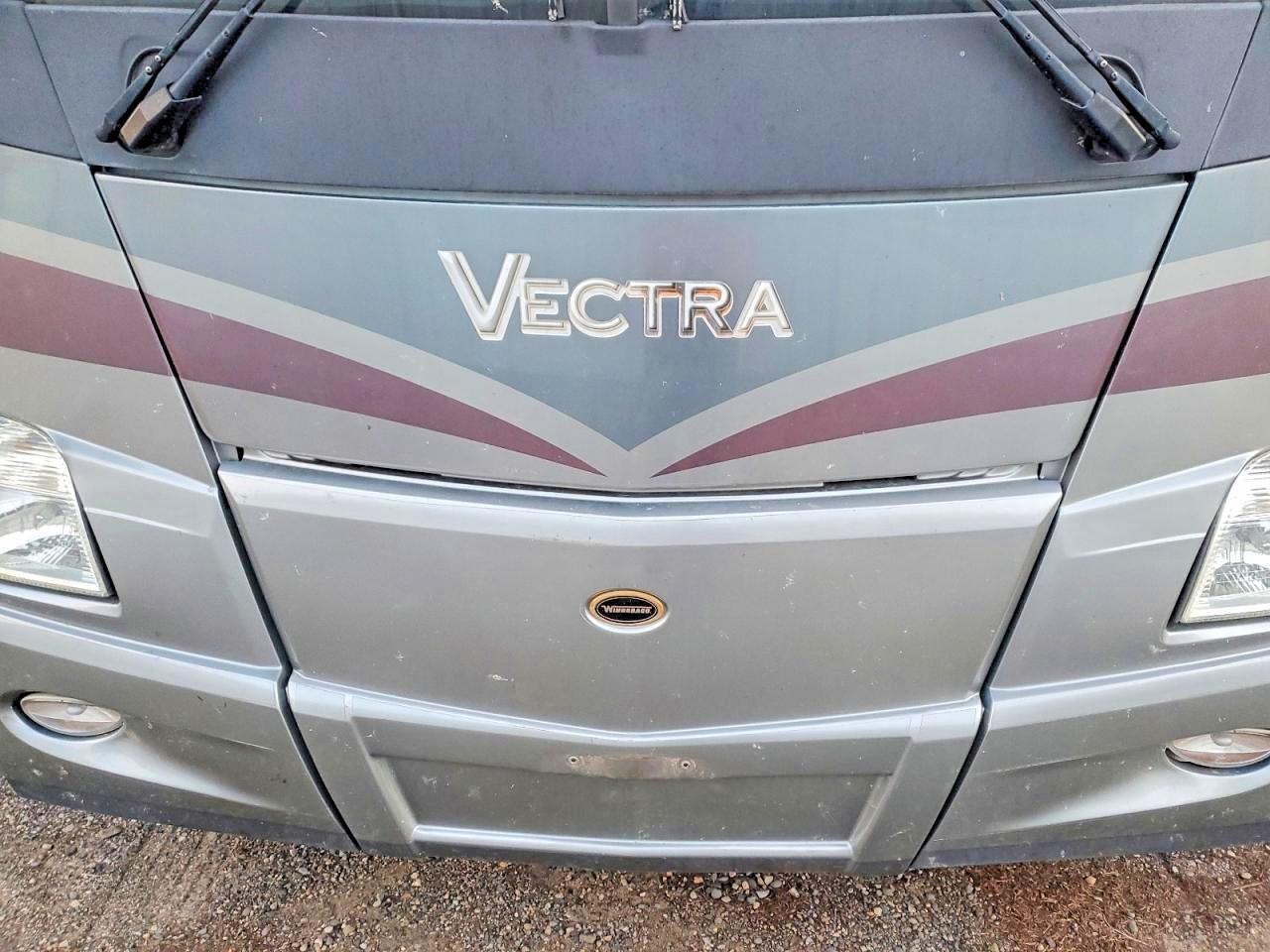 2005 Winnebago Vectra RV