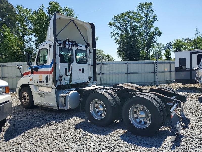 2017 Freigliner 2017 Freightliner Cascadia 125 Semi Truck