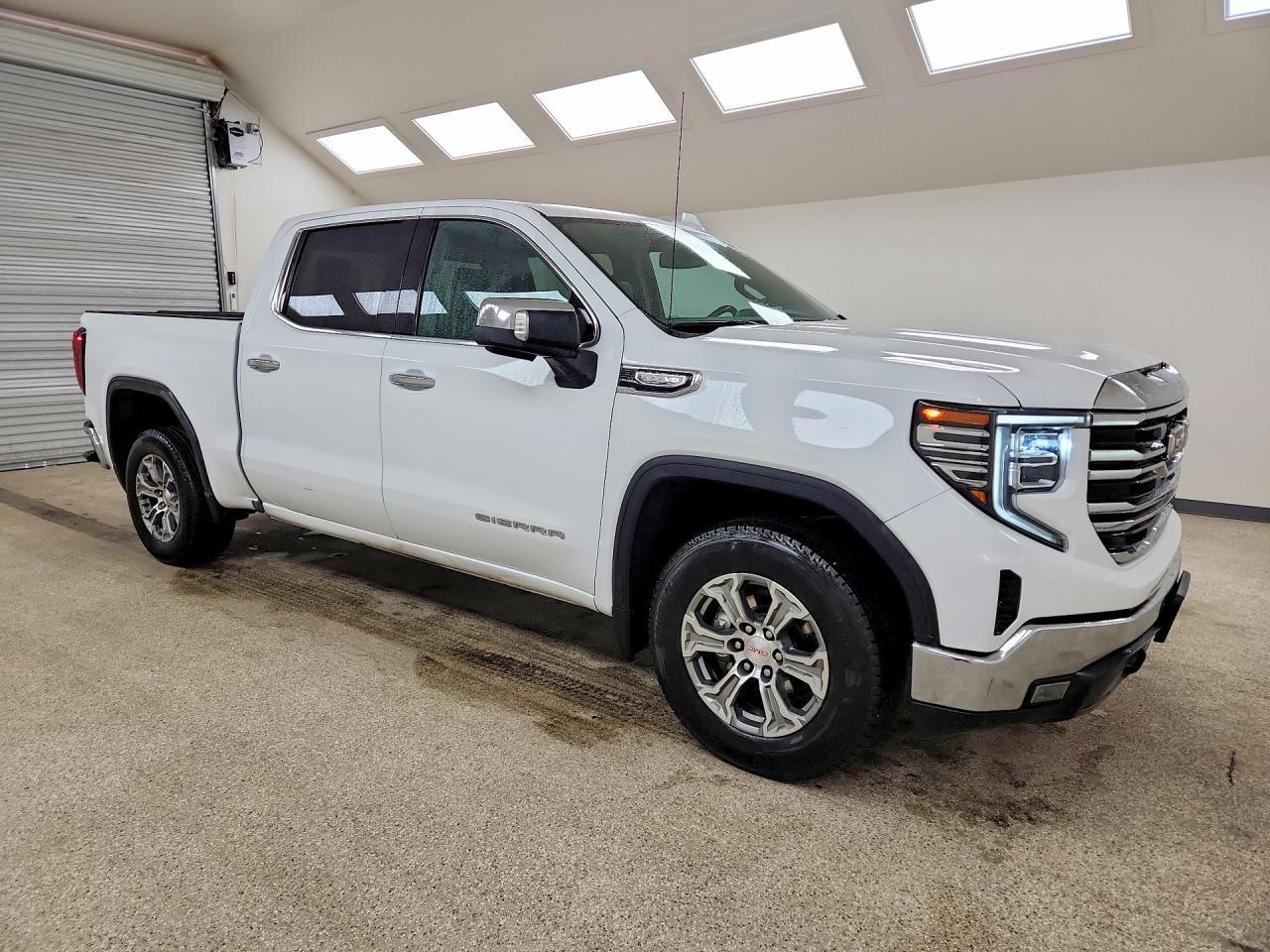 2025 GMC Sierra C1500 SLT