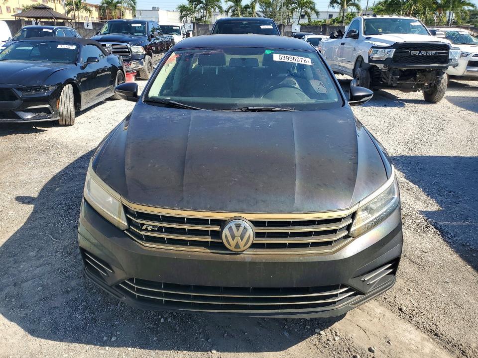 2018 Volkswagen Passat s