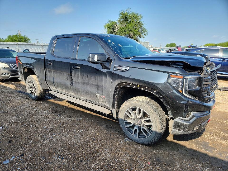 2022 GMC Sierra K1500 AT4
